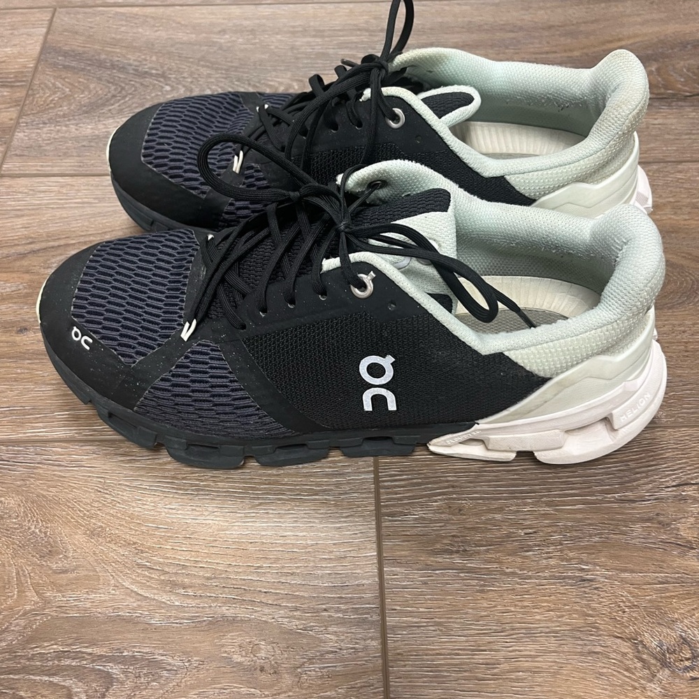 Women's On Cloudflyer Runner Shoes
